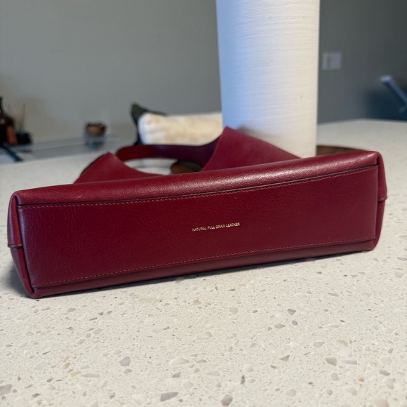 Burgundy Coach Brooklyn 28 - Picture 4 of 11